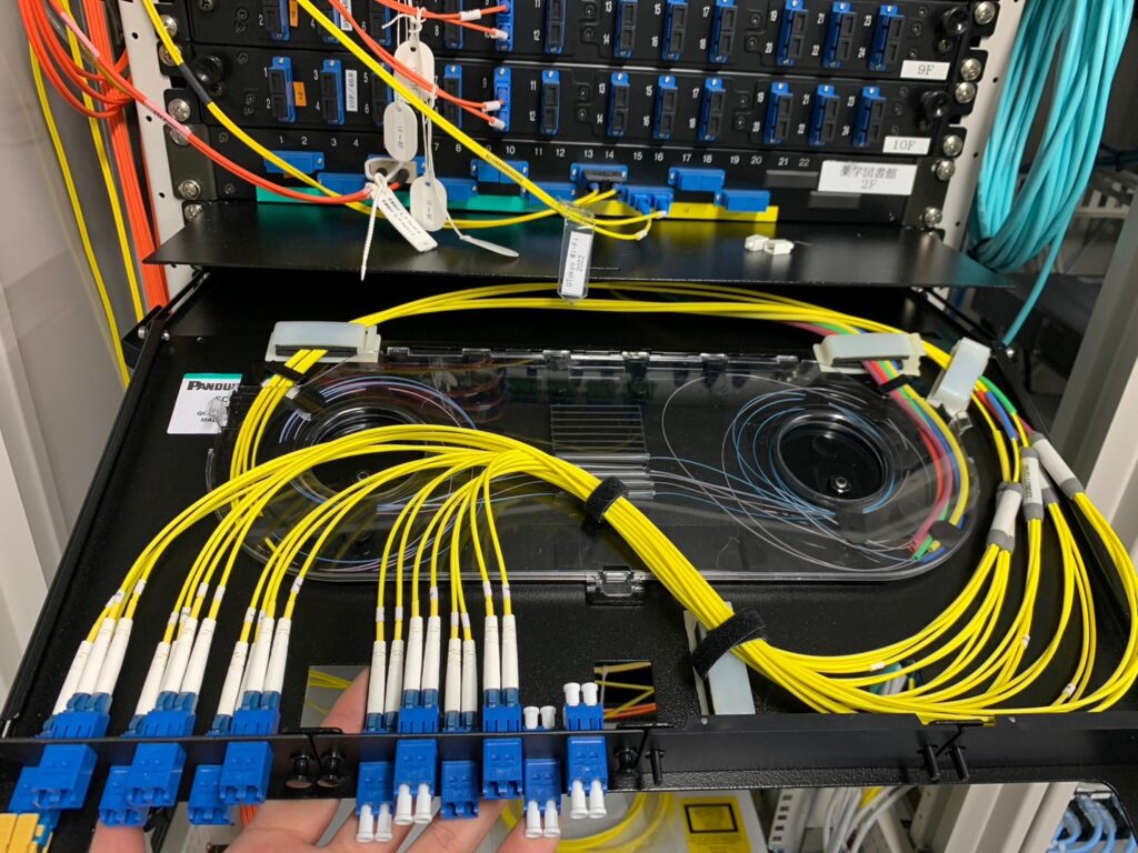 電気工事、通信工事ならアスフィードにお任せ下さい｜電気工事｜通信工事｜テレビアンテナ設置業｜光ケーブル工事｜携帯電話用基地局アンテナ工事｜LED設置交換｜防犯カメラ設置｜建築リフォーム｜千葉県｜柏市｜岩手県｜関東エリア｜東北エリア｜