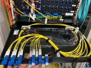 電気工事・通信工事なら株式会社アスフィードにお任せ下さい｜通信工事｜電気工事｜テレビアンテナ設置業｜光ケーブル工事｜携帯電話用基地局アンテナ工事｜LED設置交換｜防犯カメラ設置｜建築リフォーム｜千葉県｜柏市｜岩手県｜関東エリア｜東北エリア｜